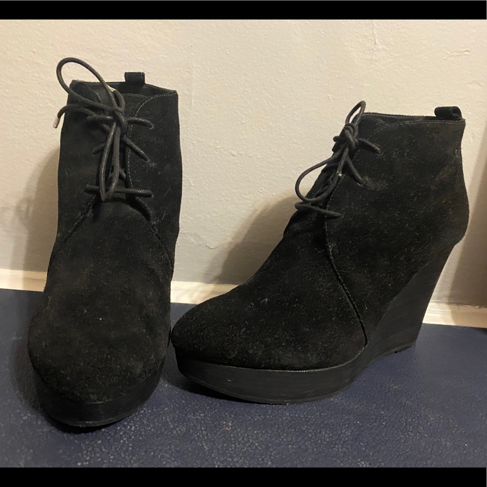 Black felt Michael Kors Wedge Boots